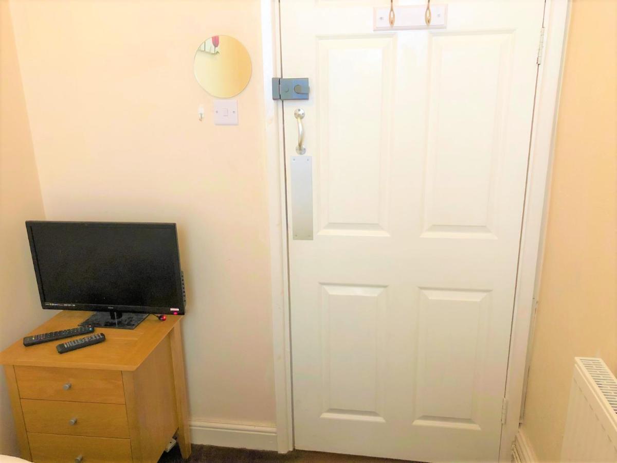 Budget Rooms Crosskeys Newport  Esterno foto